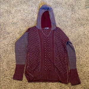 Barely worn Earthbound Trading Co sweater size L